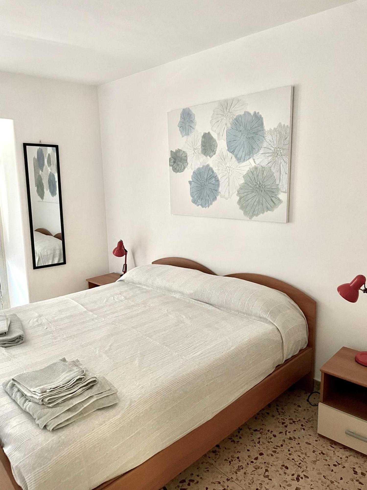 Lorenzo'S House Catania City Centre - Comfortable Large Apartment With 2 Bedrooms And 2 Baths, Close To Trains, Metro And Bus Station Exteriér fotografie